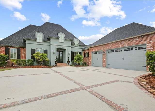 Property at 1125 Lakeshore Blvd, Slidell, LA 70461, 4 beds, 4 baths