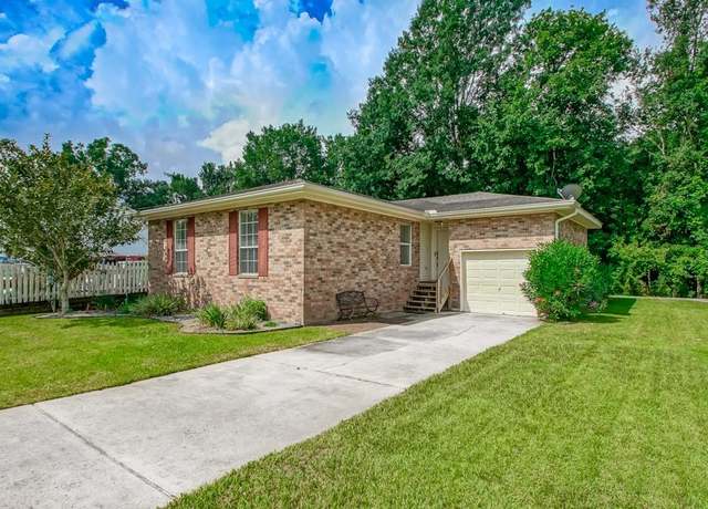 Property at 631 Oak St, St Rose, LA 70087, 3 beds, 2 baths
