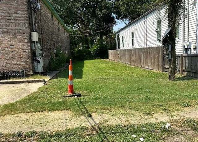 Property at 2614 Josephine St, New Orleans, LA 70113