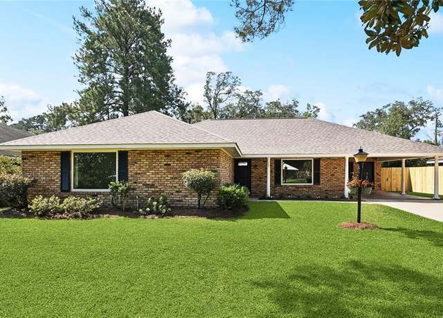 Property at 105 Robinhood Dr, Covington, LA 70433, 3 beds, 2 baths