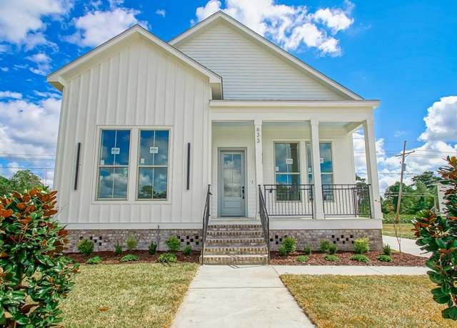 Property at 633 Cougar Dr, Arabi, LA 70032, 4 beds, 3.5 baths