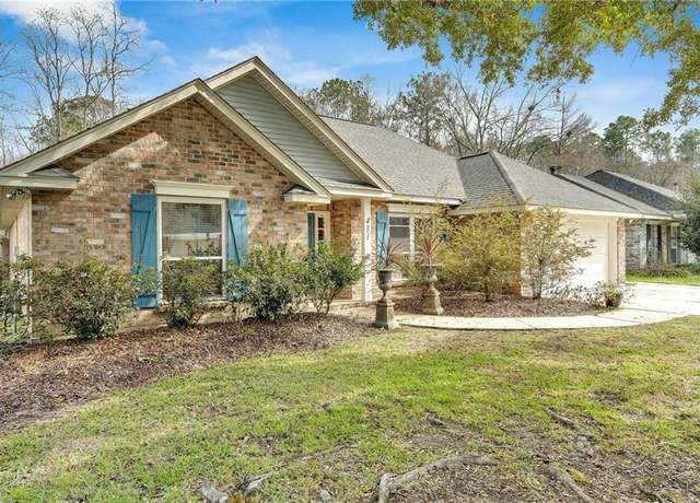 Property at 431 Colonial Ct, Mandeville, LA 70471, 4 beds, 2 baths