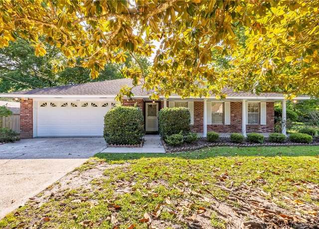 Property at 120 Kings Ct, Slidell, LA 70458, 4 beds, 2 baths