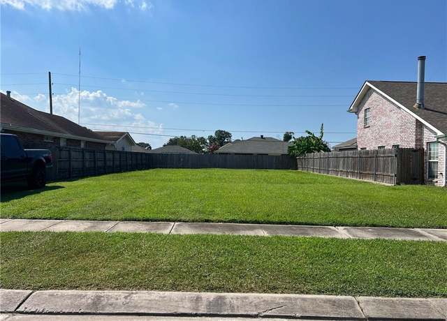 Property at 3700 Karen Dr, Chalmette, LA 70043