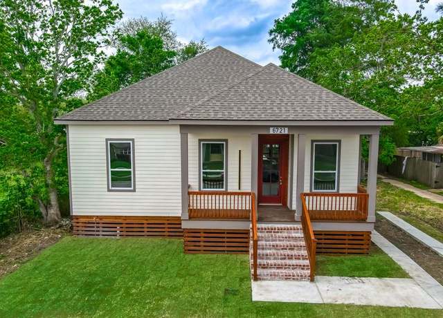 Property at 6721 Manchester St, New Orleans, LA 70126, 3 beds, 2 baths