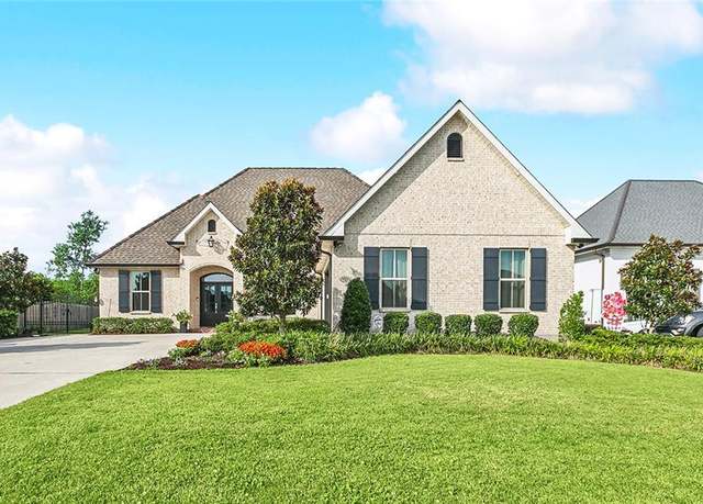 Property at 116 Bald Eagle Dr, Belle Chasse, LA 70037, 4 beds, 3 baths