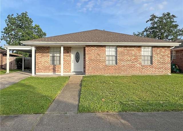 Property at 3283 Chateau Blvd, Kenner, LA 70065, 3 beds, 2 baths