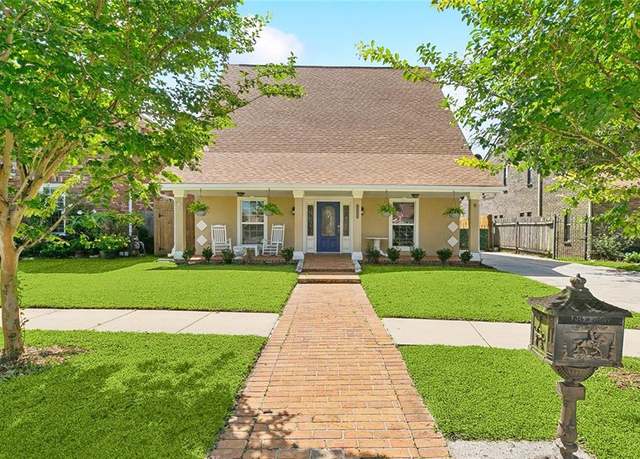 Property at 3209 Karen Dr, Chalmette, LA 70043, 4 beds, 3 baths