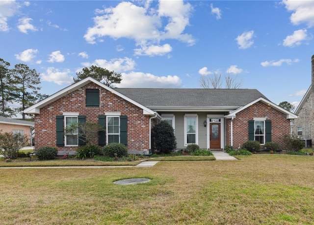 Property at 1724 Lake Michigan Dr, Harvey, LA 70058, 4 beds, 3 baths