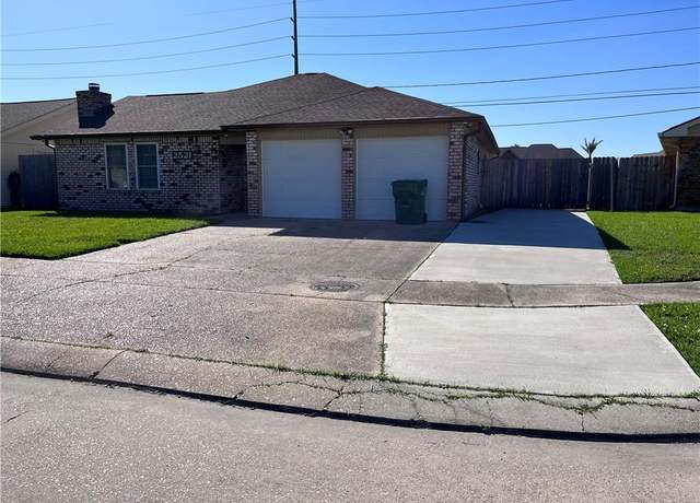 Property at 2521 Yorktowne Dr, La Place, LA 70068, 3 beds, 2 baths