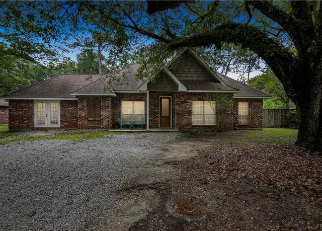 Property at 171 Egret St, Covington, LA 70433, 4 beds, 2 baths