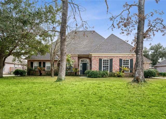Property at 558 Winbourne Dr, Slidell, LA 70461, 4 beds, 3 baths