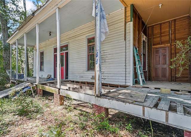 Property at 19411 Jenkins Ave, Covington, LA 70433, 3 beds, 1 bath
