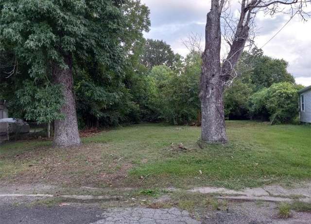 Property at 30 Sullivan Pl, New Orleans, LA 70131