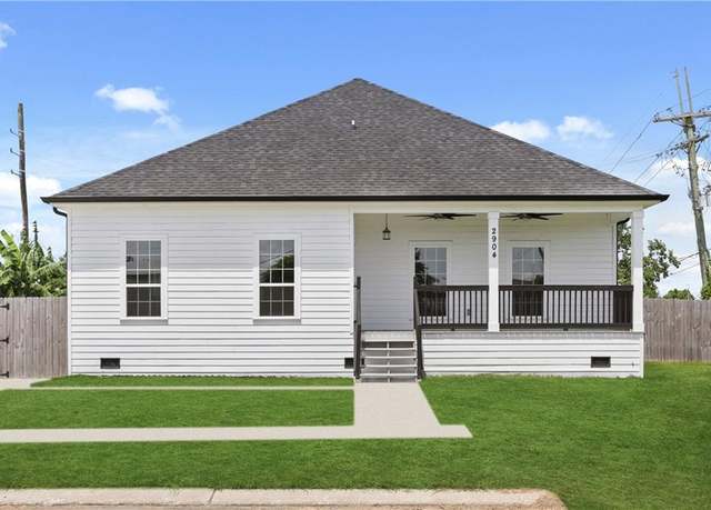 Property at 2904 Pirate Dr, Chalmette, LA 70043, 3 beds, 2 baths