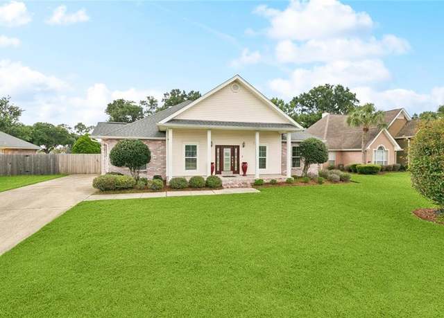 Property at 140 E Lakeview Dr, La Place, LA 70068, 4 beds, 2 baths