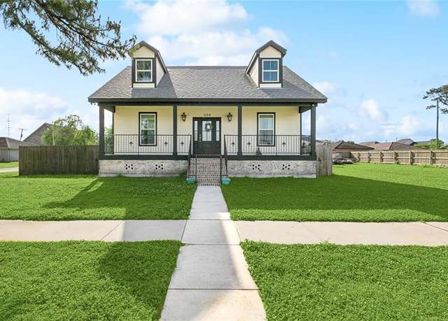 Property at 229 Jaguar Dr, Arabi, LA 70032, 3 beds, 2 baths