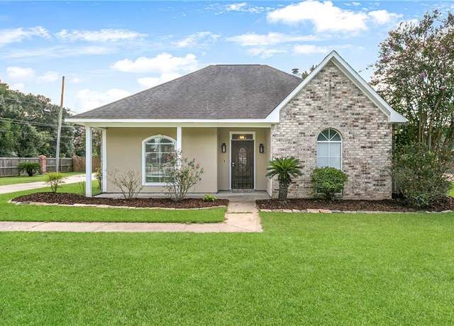 Property at 7994 Denham Chase Ave, Denham Springs, LA 70726, 3 beds, 2 baths