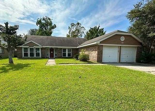 Property at 206 Goldenwood Dr, Slidell, LA 70461, 4 beds, 2 baths