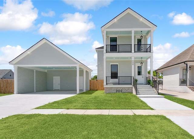 Property at 900 Perrin Dr, Arabi, LA 70032, 4 beds, 3 baths