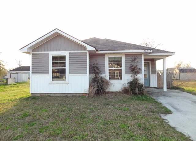 Property at 42257 Southern Pines Blvd, Ponchatoula, LA 70454, 4 beds, 2 baths