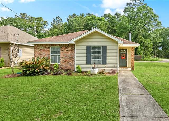 Property at 4412 Canal St, Slidell, LA 70461, 3 beds, 2 baths