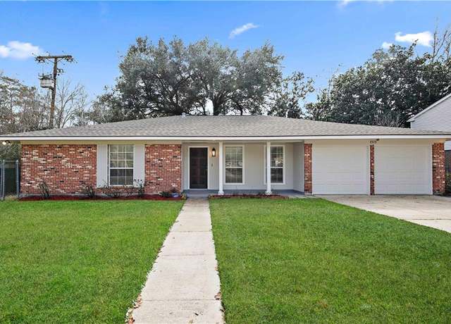 Property at 1313 W Hall Ave, Slidell, LA 70460, 3 beds, 2 baths