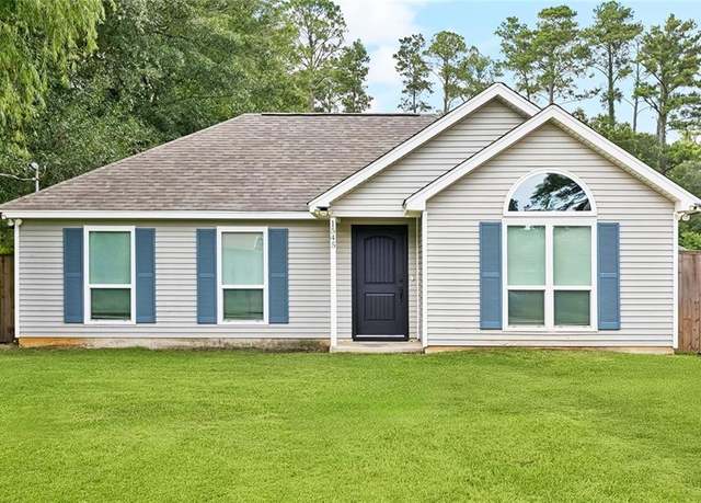 Property at 1545 Clover St, Mandeville, LA 70448, 3 beds, 2 baths