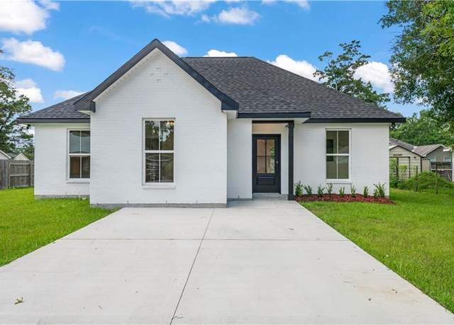 Property at 1553 Live Oak St, Slidell, LA 70460, 3 beds, 2 baths