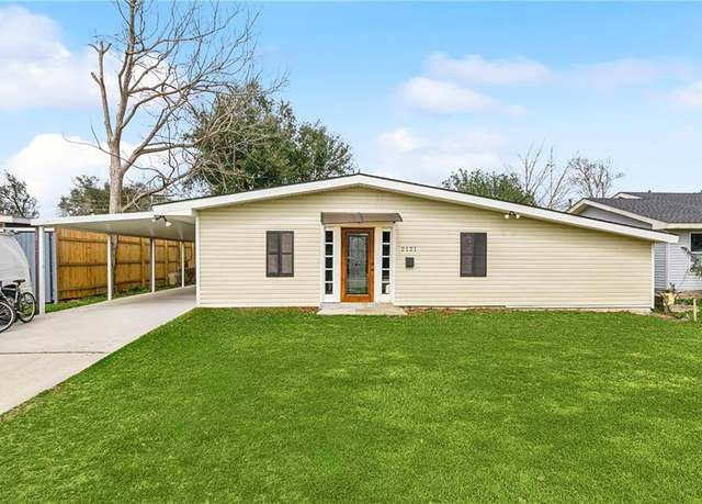 Property at 2121 Stumpf Blvd, Terrytown, LA 70056, 3 beds, 2.5 baths