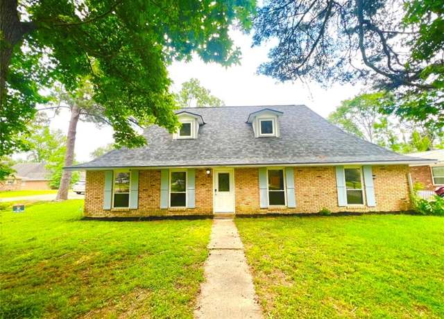 Property at 26192 Fallen Oaks Dr, Denham Springs, LA 70726, 5 beds, 3 baths