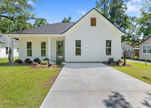 Property at 309 W 27th Ave, Covington, LA 70433, 4 beds, 2 baths