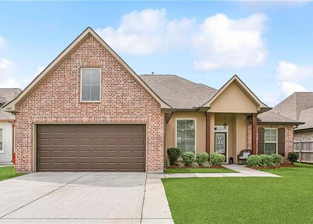 Property at 228 Hidden Cypress Dr, Belle Chasse, LA 70037, 3 beds, 2 baths