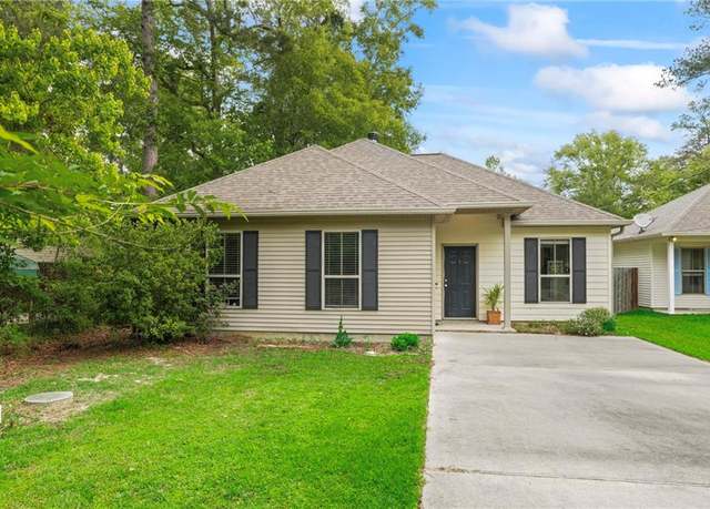 Property at 1819 Caroline St, Mandeville, LA 70448, 3 beds, 2 baths