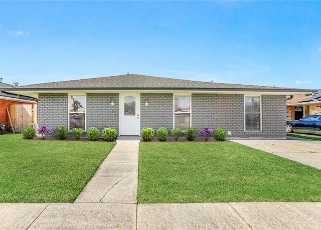 Property at 2112 Livaccari Dr, Violet, LA 70092, 3 beds, 2 baths