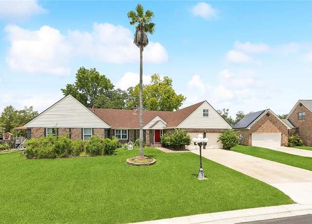 Property at 518 Legendre Dr, Slidell, LA 70460, 4 beds, 2.5 baths