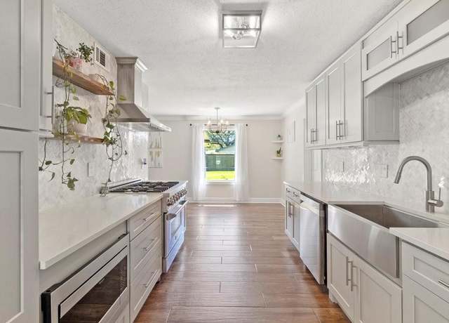 Property at 1840 Carol Sue Ave, Terrytown, LA 70056, 4 beds, 2.5 baths