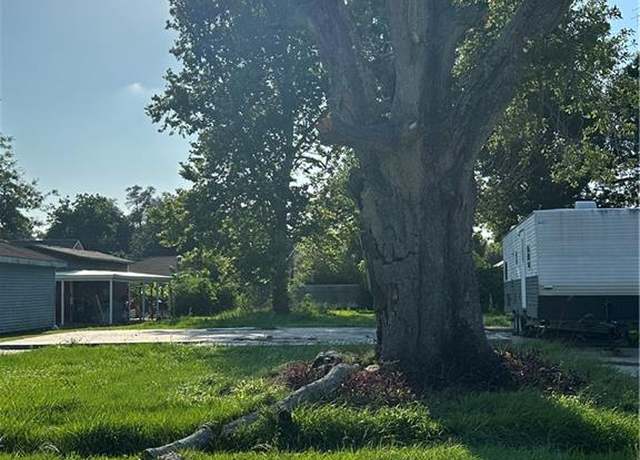 Property at 213 Destrehan Dr, Destrehan, LA 70047