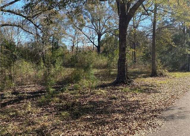 Property at 630 Avenue L Ave, Bogalusa, LA 70427