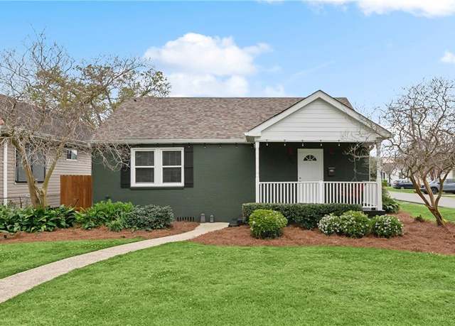 Property at 918 Ridgelake Dr, Metairie, LA 70001, 3 beds, 2 baths