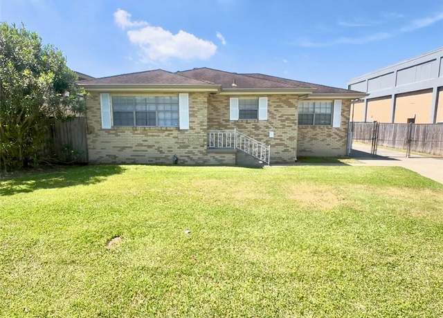 Property at 1228 Avenue E, Marrero, LA 70072, 3 beds, 2 baths