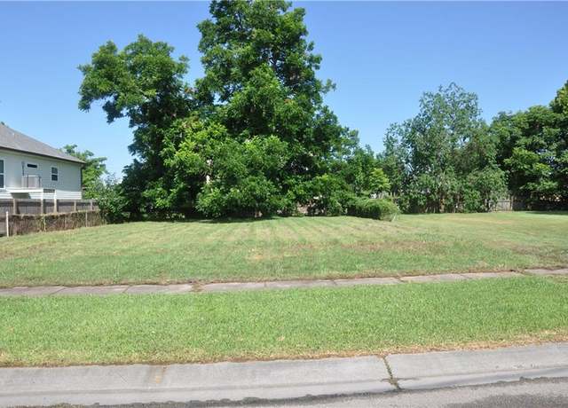 Property at 51 Old Hickory St, Chalmette, LA 70043