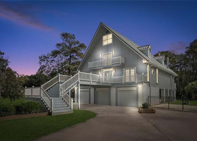 Property at 69027 Riverbend Dr, Covington, LA 70433, 5 beds, 3.5 baths