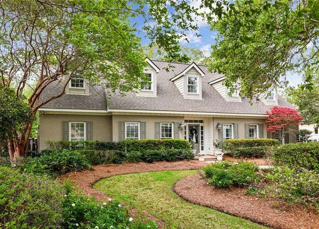 Property at 218 Evangeline Dr, Mandeville, LA 70471, 5 beds, 4 baths
