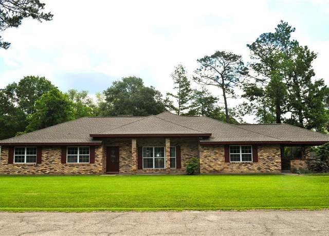 Property at 4 Edwards Pl, Hammond, LA 70401, 4 beds, 2.5 baths