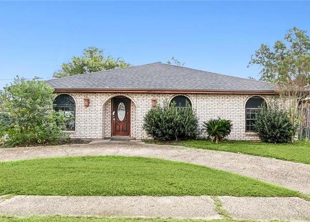 Property at 1620 Cambridge Dr, La Place, LA 70068, 4 beds, 2 baths