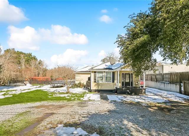 Property at 909 Bayou Rd, St Bernard, LA 70085, 3 beds, 2 baths