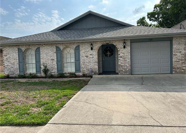 Property at 1328 Pecan Ave, Metairie, LA 70001, 4 beds, 2 baths