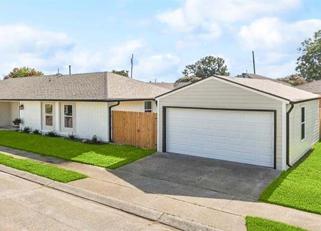 Property at 1109 Manson Ave, Metairie, LA 70001, 4 beds, 2 baths