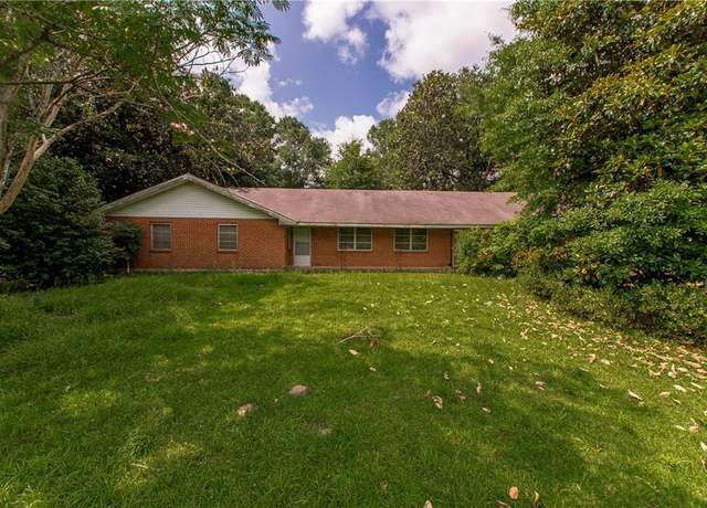 Property at 110 Bradford Ln, Bogalusa, LA 70427, 3 beds, 2 baths